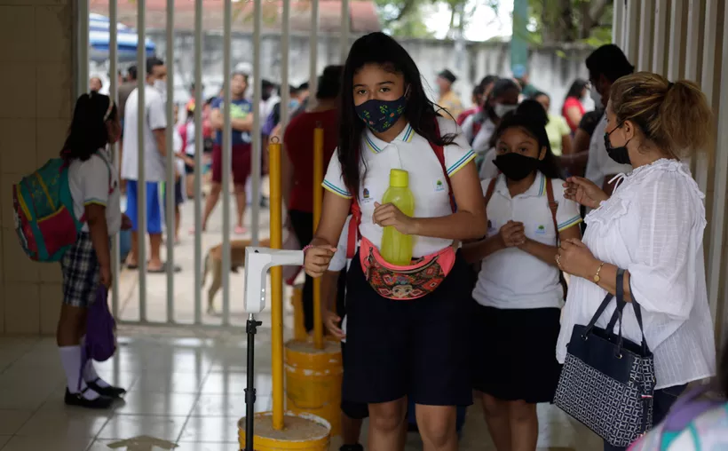 Escuelas de Quintana Roo evalúan el uso voluntario de cubrebocas. (Foto: Edgar Balam)