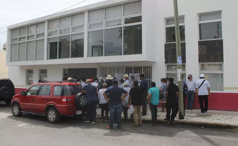 Los ejidatarios bloquearon el acceso a las oficinas del Fonatur en Chetumal. (Daniel Tejada/SIPSE)