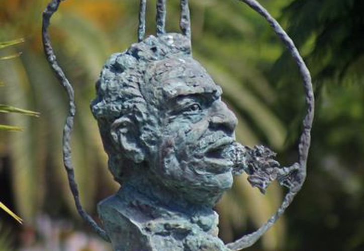 La obra es una donación del escultor ruso, quien dejó otras dos obras para los mexicanos en Cancún. (Foto: Jesús Tijerina/SIPSE).