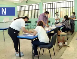 Ciudadanos abandonan a los partidos políticos para la jornada electoral